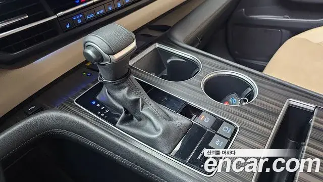 Toyota Sienna 2023 — Şəkil 29/32