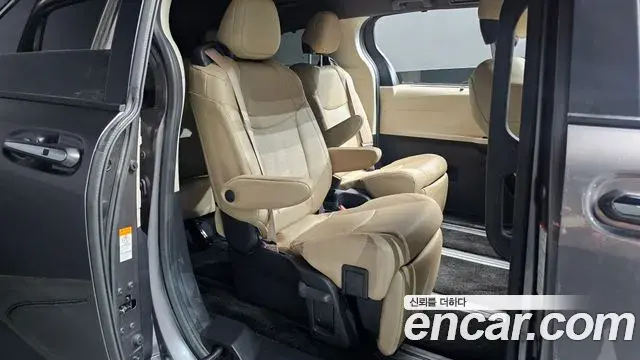 Toyota Sienna 2023 — Şəkil 18/32