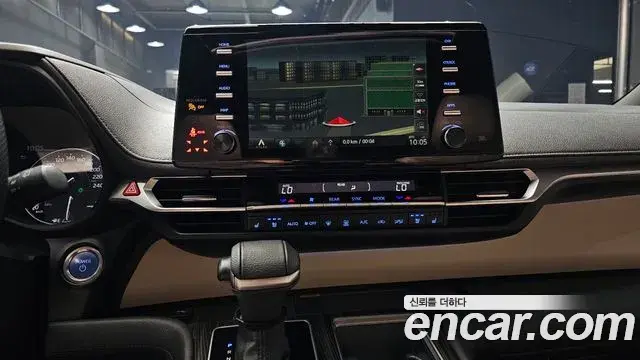 Toyota Sienna 2023 — Şəkil 11/32