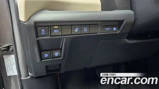Toyota Sienna 2023 — Şəkil 10/32