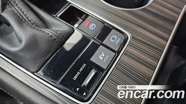 Toyota Sienna 2023 — Şəkil 30/32