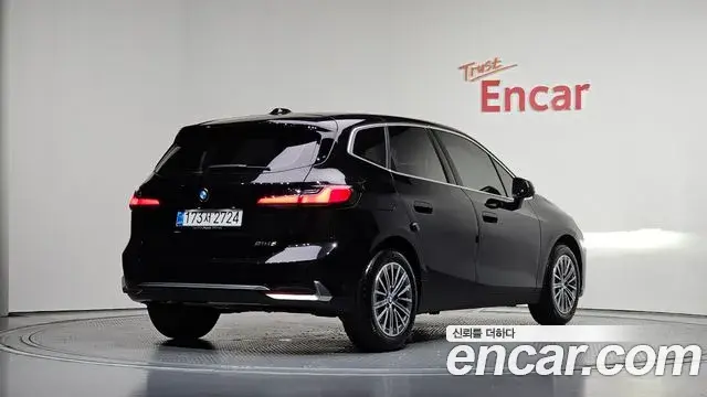 BMW 2 Series Active Tourer 2025 — Фото 1/20