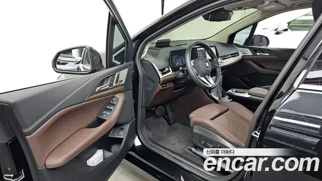BMW 2 Series Active Tourer 2025 — Фото 9/20