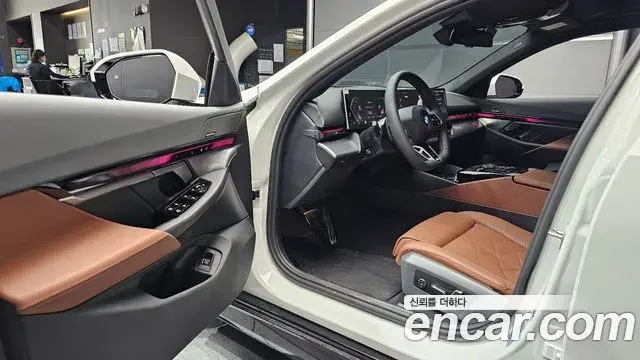 BMW 5 Series 2025 — Photo 10/20