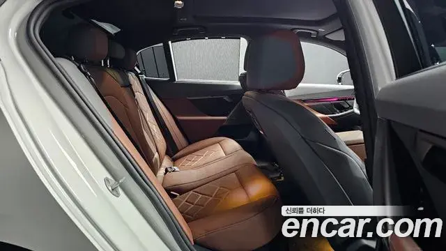 BMW 5 Series 2025 — Photo 11/20