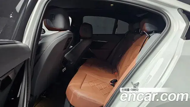 BMW 5 Series 2025 — Photo 12/20