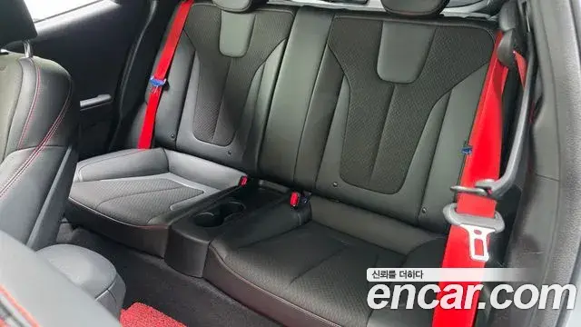 Hyundai Veloster 2018 — ფოტო 8/31