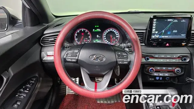 Hyundai Veloster 2018 — ფოტო 14/31