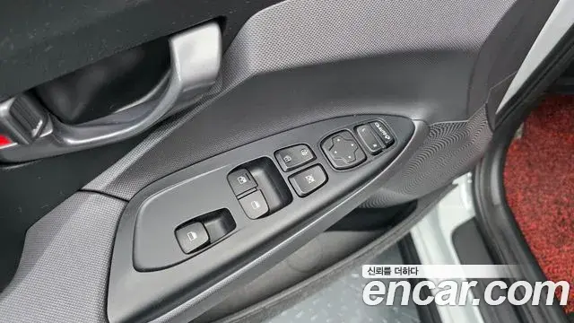 Hyundai Veloster 2018 — ფოტო 9/31
