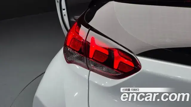 Hyundai Veloster 2018 — ფოტო 4/31