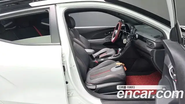 Hyundai Veloster 2018 — ფოტო 10/31