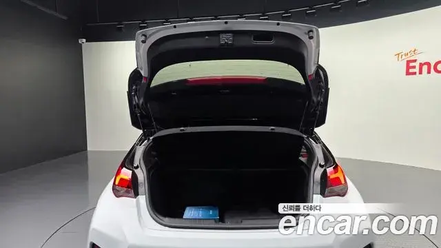 Hyundai Veloster 2018 — ფოტო 13/31