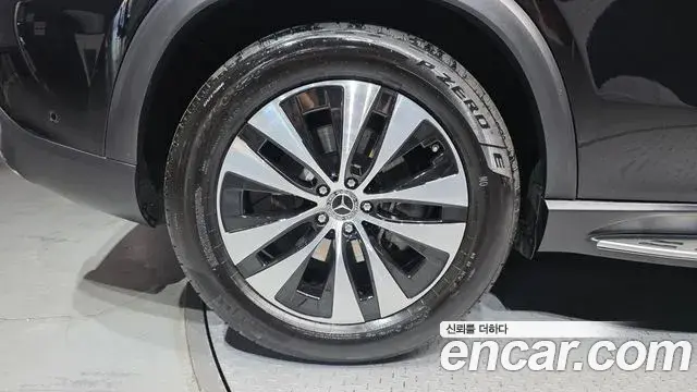 Mercedes-Benz GLE-Class 2025 — Photo 27/35