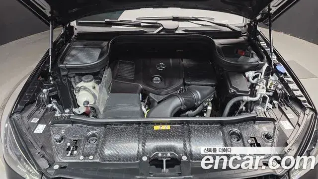 Mercedes-Benz GLE-Class 2025 — Photo 6/35