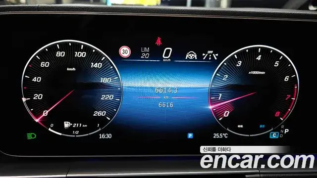 Mercedes-Benz GLE-Class 2025 — Photo 7/35