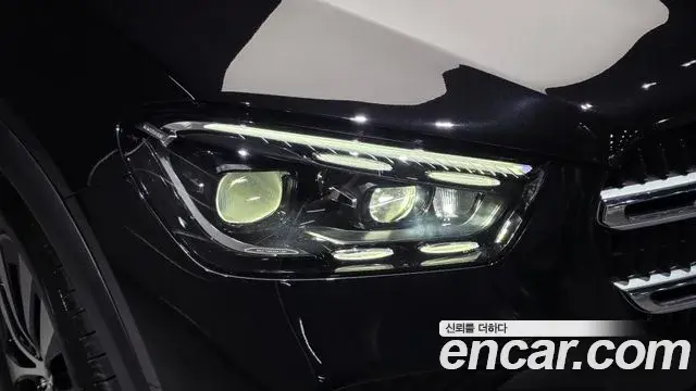 Mercedes-Benz GLE-Class 2025 — Photo 12/35