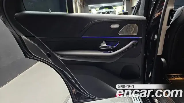 Mercedes-Benz GLE-Class 2025 — Photo 8/35