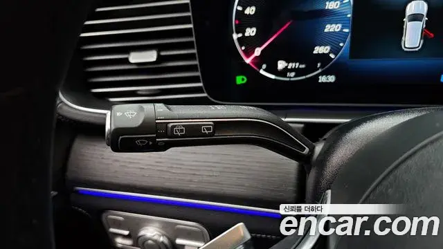 Mercedes-Benz GLE-Class 2025 — Photo 17/35