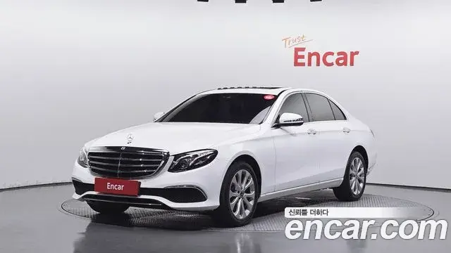 Mercedes-Benz E-Class 2019 — Фото 1/20