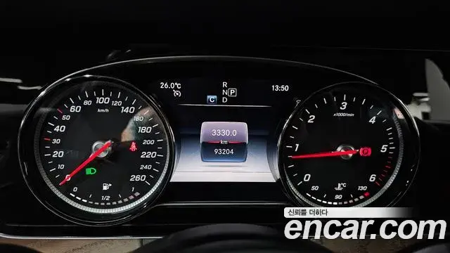 Mercedes-Benz E-Class 2019 — Фото 8/20