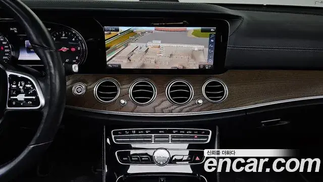 Mercedes-Benz E-Class 2019 — Фото 13/20