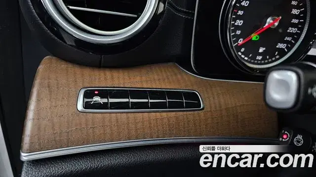 Mercedes-Benz E-Class 2019 — Фото 19/20
