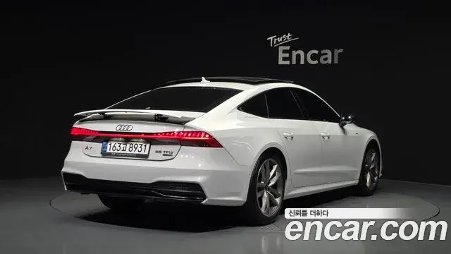 Audi A7 2022 — Photo 28/33