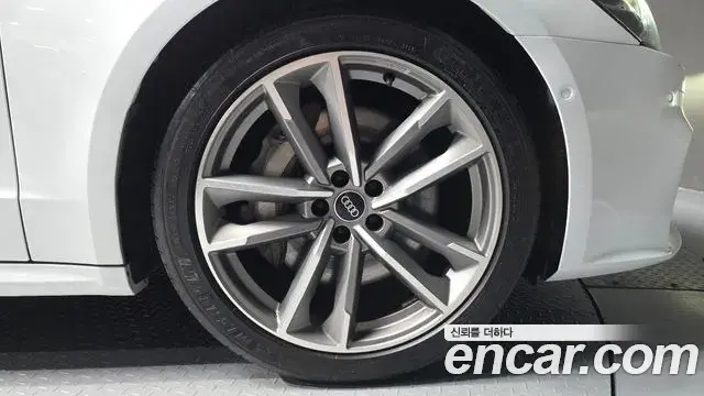 Audi A7 2022 — Photo 25/33