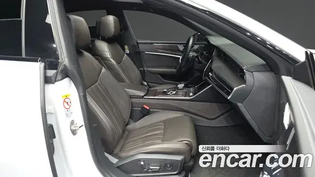 Audi A7 2022 — Photo 10/33