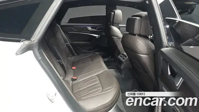 Audi A7 2022 — Photo 33/33