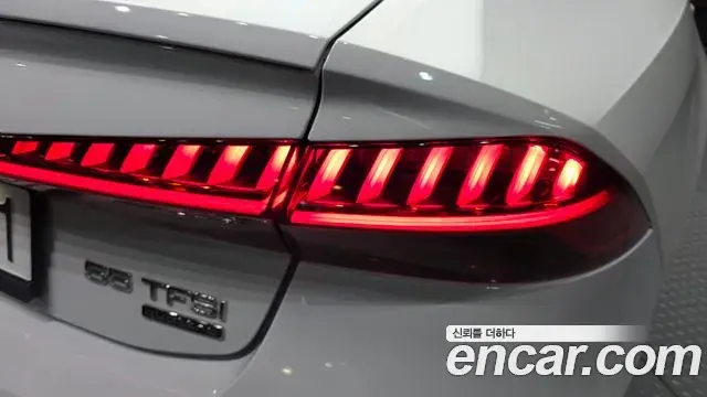 Audi A7 2022 — Photo 18/33