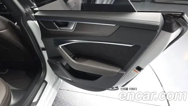 Audi A7 2022 — Photo 13/33