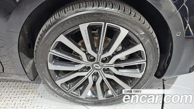 Renault Samsung SM6 2024 — Şəkil 26/33