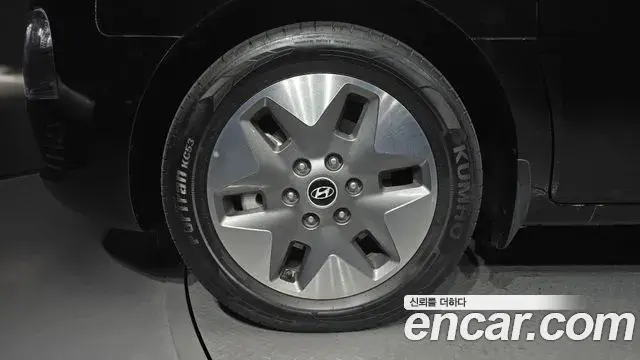 Hyundai Staria 2025 — Şəkil 2/30