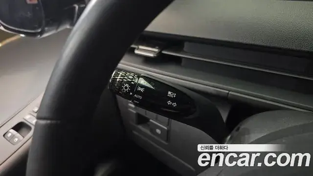 Hyundai Staria 2025 — Şəkil 25/30