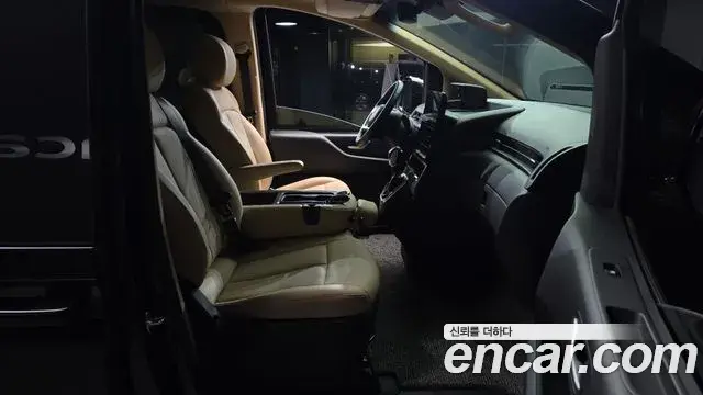 Hyundai Staria 2025 — Şəkil 17/30