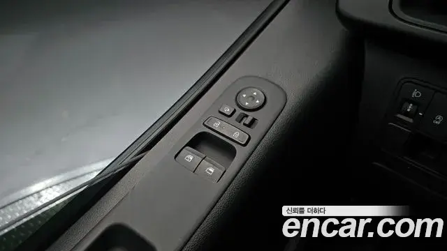 Hyundai Staria 2025 — Şəkil 29/30