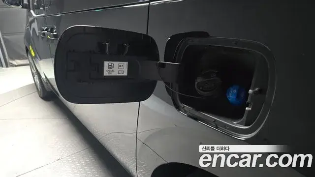 Hyundai Staria 2025 — Şəkil 8/30