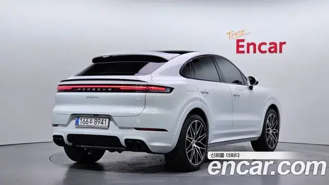 Porsche Cayenne 2025 — Photo 8/33