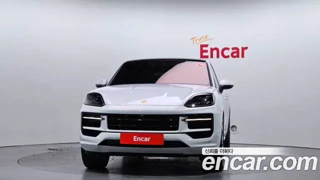 Porsche Cayenne 2025 — Photo 1/33