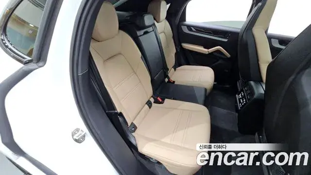 Porsche Cayenne 2025 — Photo 19/33