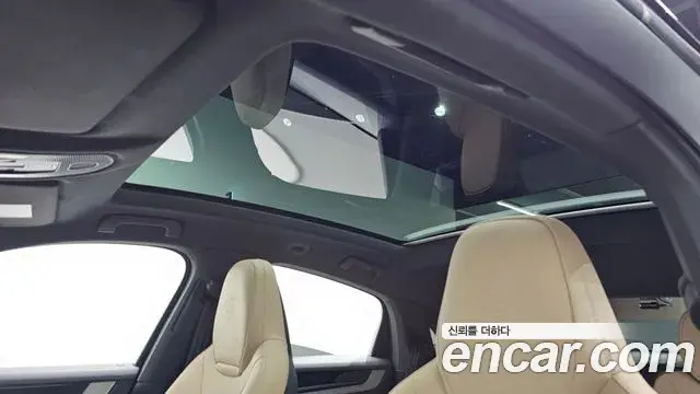 Porsche Cayenne 2025 — Photo 12/33