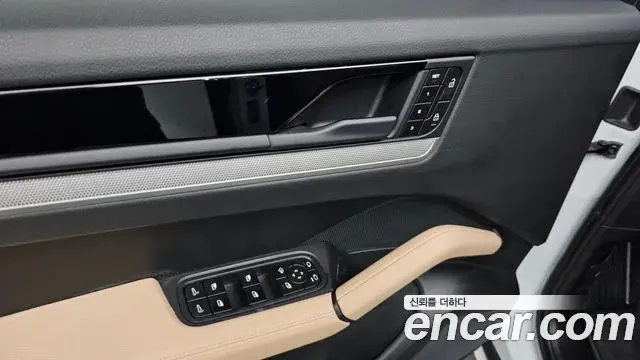 Porsche Cayenne 2025 — Photo 20/33