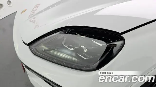 Porsche Cayenne 2025 — Photo 21/33