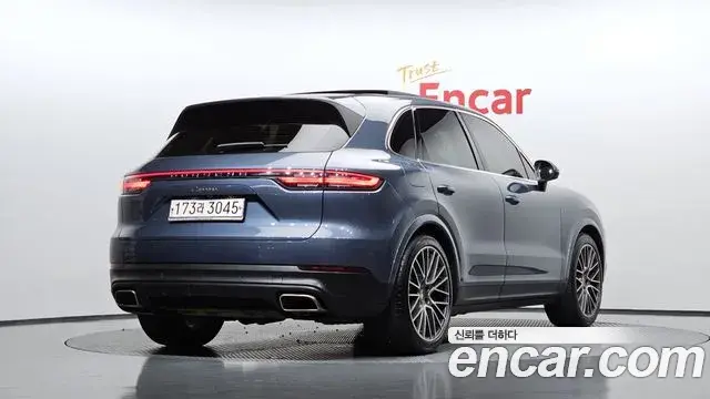 Porsche Cayenne 2020 — ფოტო 1/20
