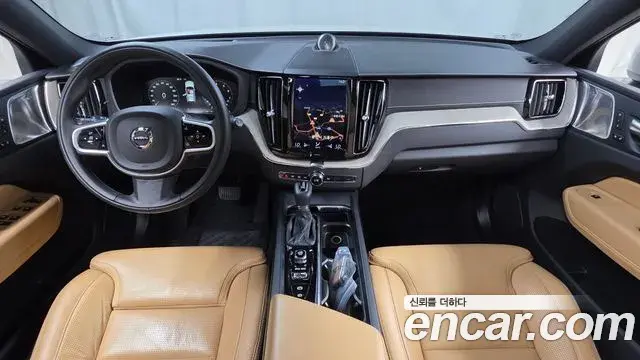 Volvo XC60 2020 — Фото 7/20