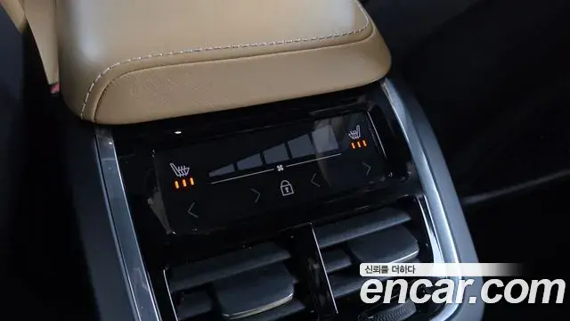 Volvo XC60 2020 — Фото 18/20