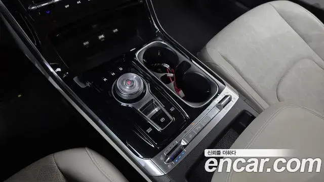 Kia Carnival 2022 — Фото 8/20