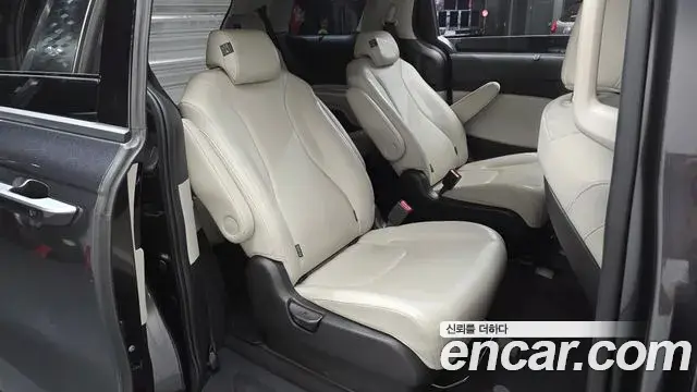 Kia Carnival 2022 — Фото 11/20