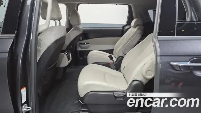 Kia Carnival 2022 — Фото 12/20